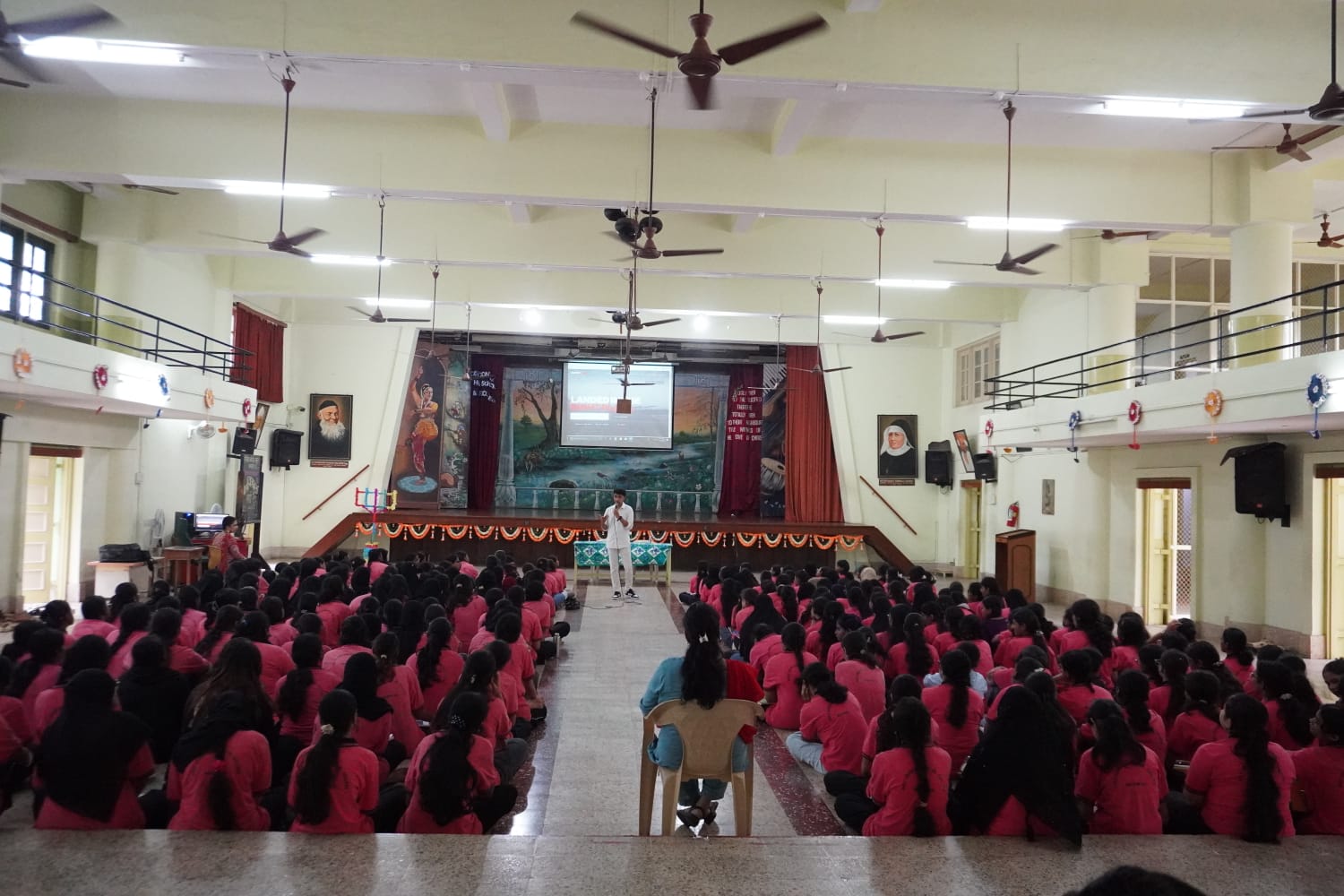 AboveFL360 pilot career guidance seminar for school students